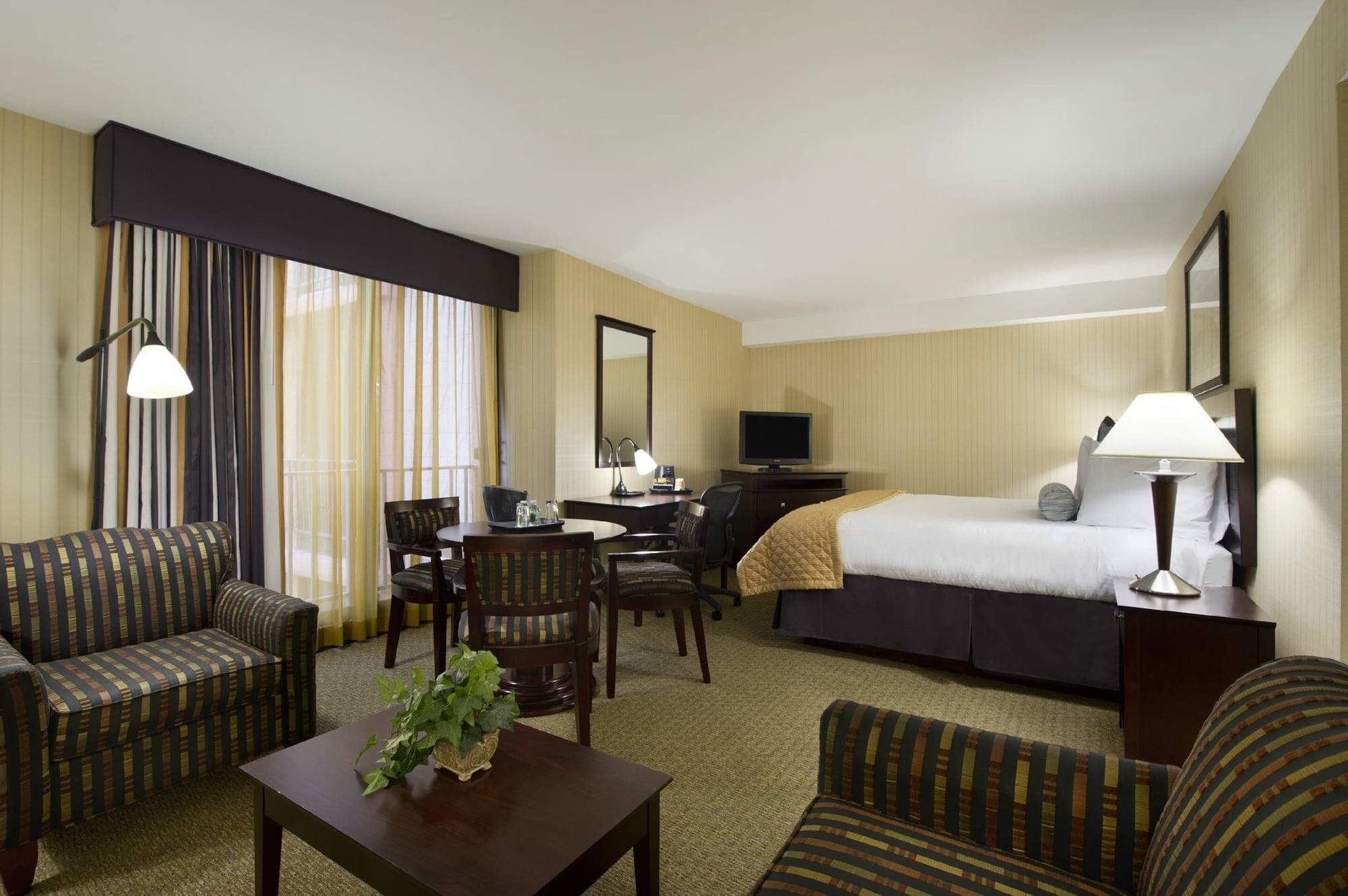 Wyndham Garden Airport Hotel